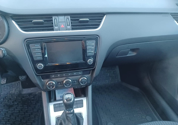 Skoda Octavia cena 34000 przebieg: 208000, rok produkcji 2015 z Gdańsk małe 29